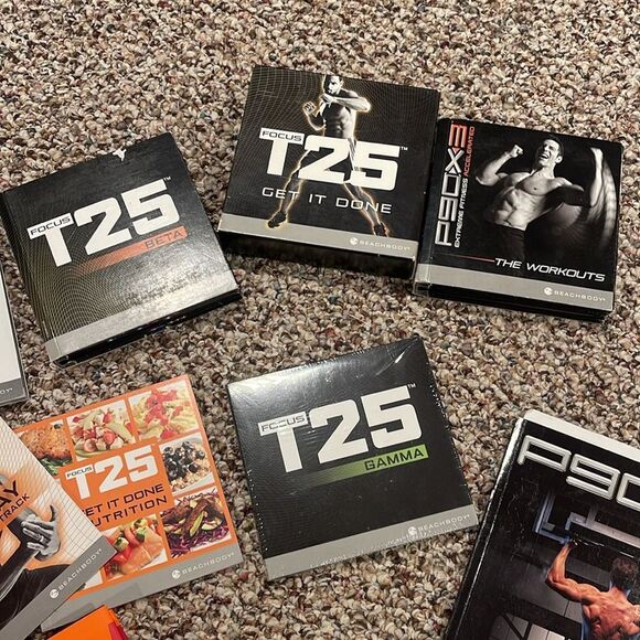 P90x , T 25 and Assorted Health Books - Picture 3 of 5